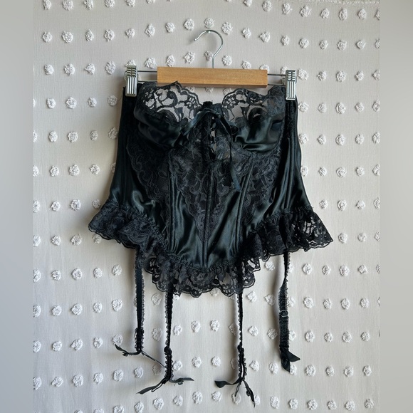 Victoria's Secret Other - Victoria’s Secret Gold Label Lace Corset Sz 38C Black